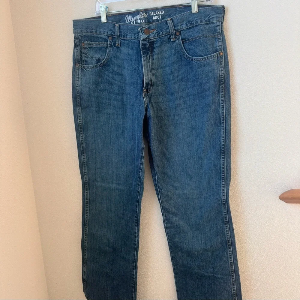 Wrangler Retro Men’s Relaxed Boot Blue Denim Jeans, 38x34